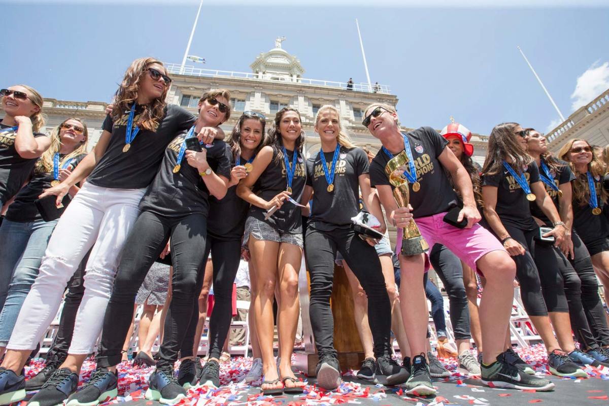 USWNT-parade-NYC-X159775_TK1_047.jpg